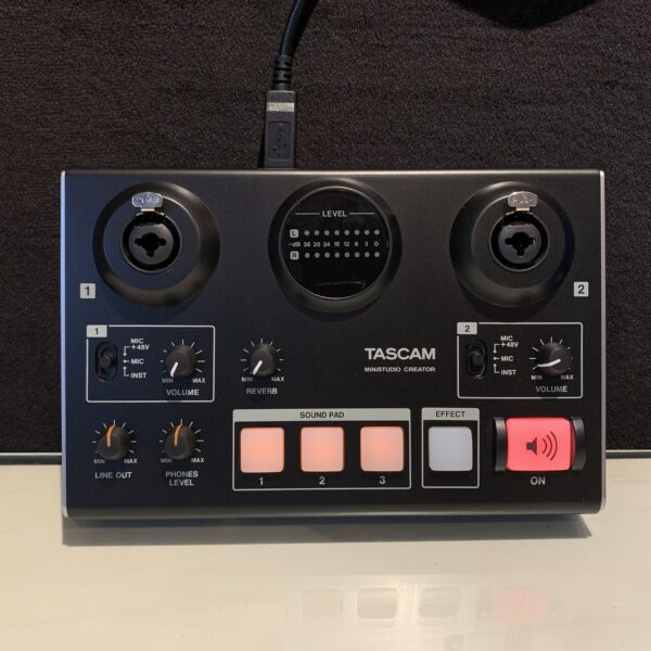 TASCAM US-42B