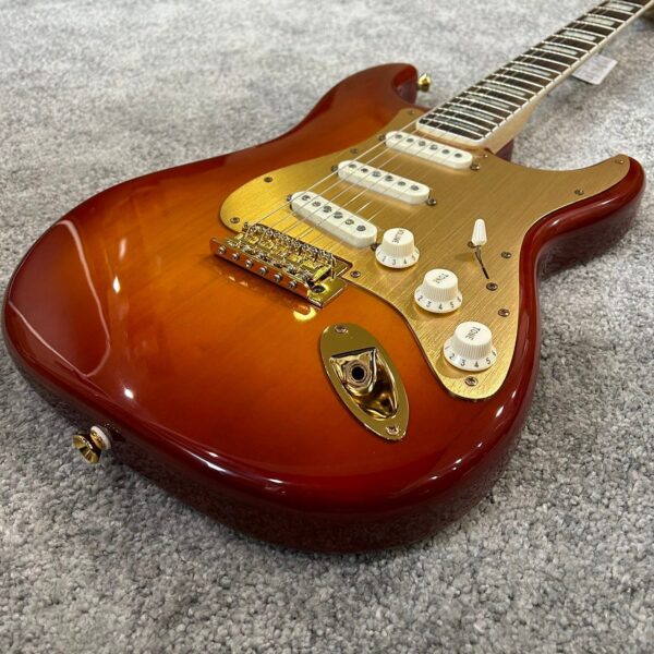 Squier 40 Stratocaster Sunburst 40週年 黃金版 電吉他：圖片 4