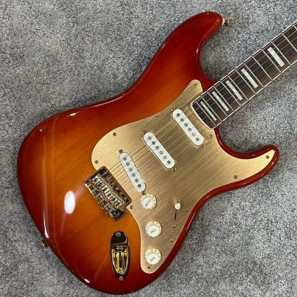 Squier 40 Stratocaster Sunburst 40週年 黃金版 電吉他：圖片 3