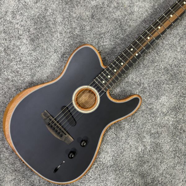 FENDER AMERICAN ACOUSTASONIC