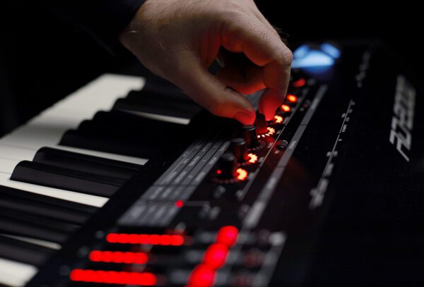 Roland RD-2000 EX 數位 電鋼琴：圖片 4