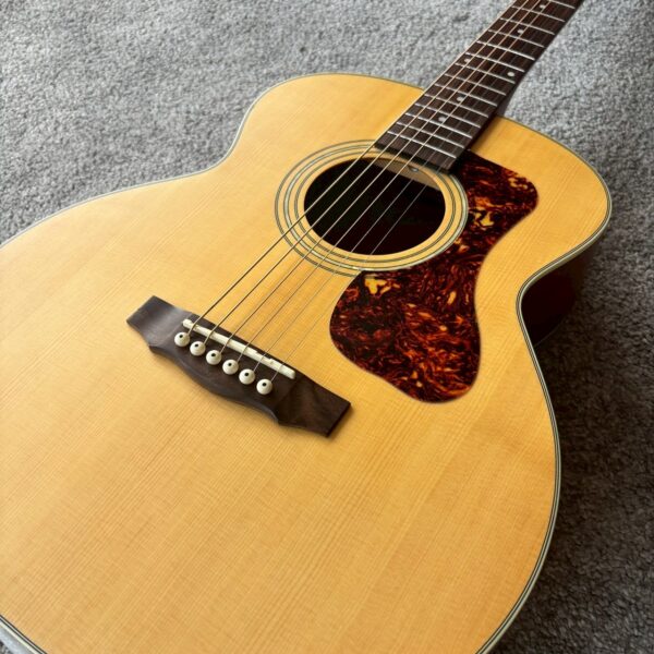 GUILD JUMBO JUNIOR GUITAR
