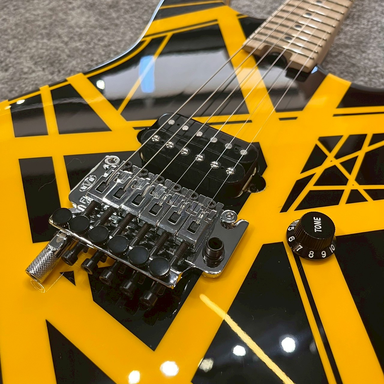 EVH Striped Series - Black w/ Yellow Stripes 黑身黃線 Van Halen:圖片 7