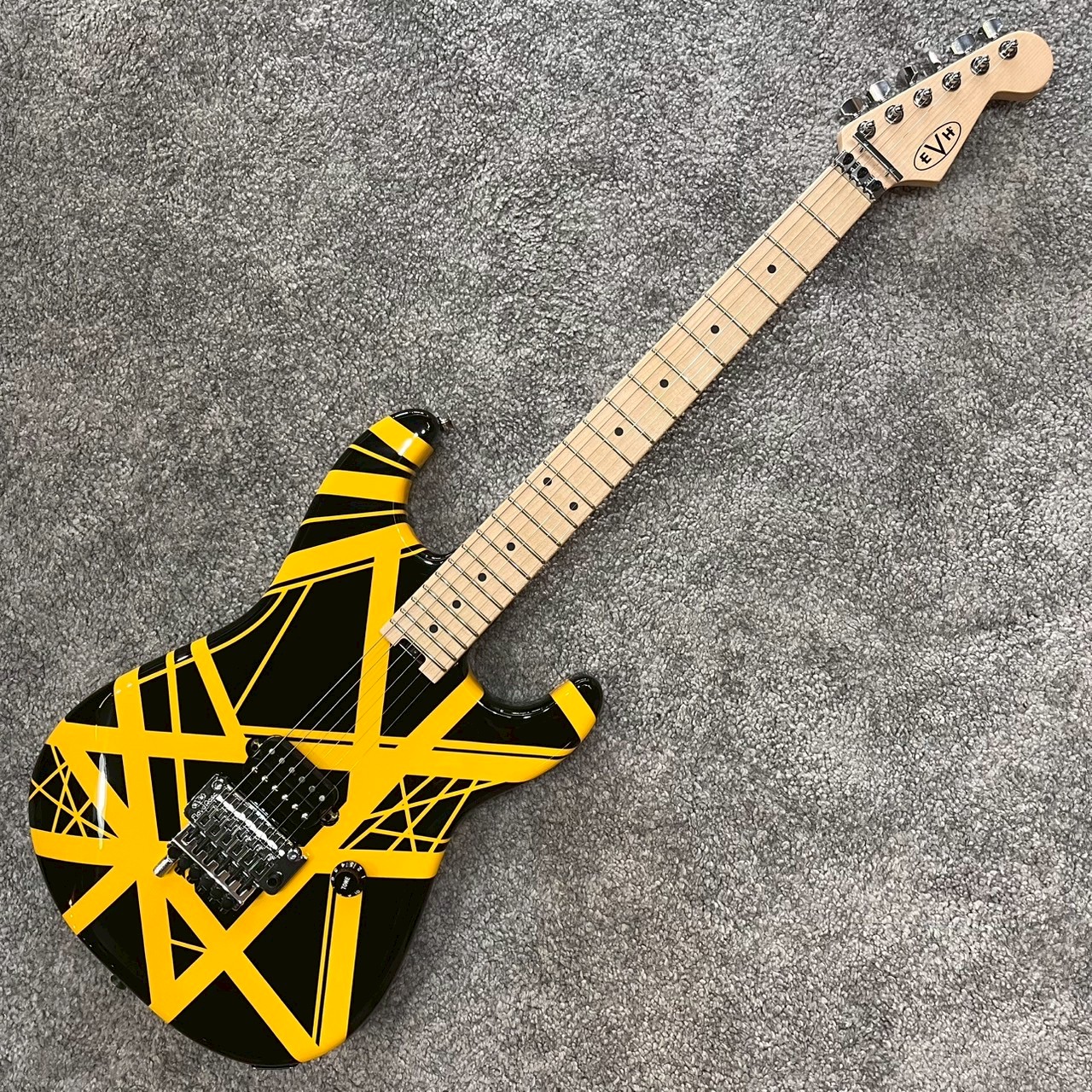 EVH Striped Series - Black w/ Yellow Stripes 黑身黃線 Van Halen